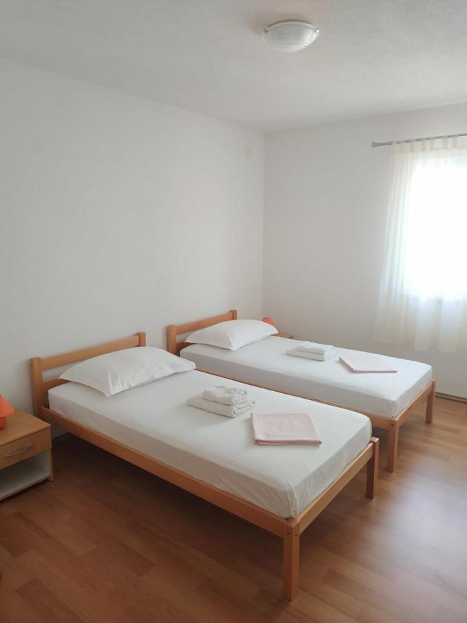 Apartments Gojevic 볼 외부 사진