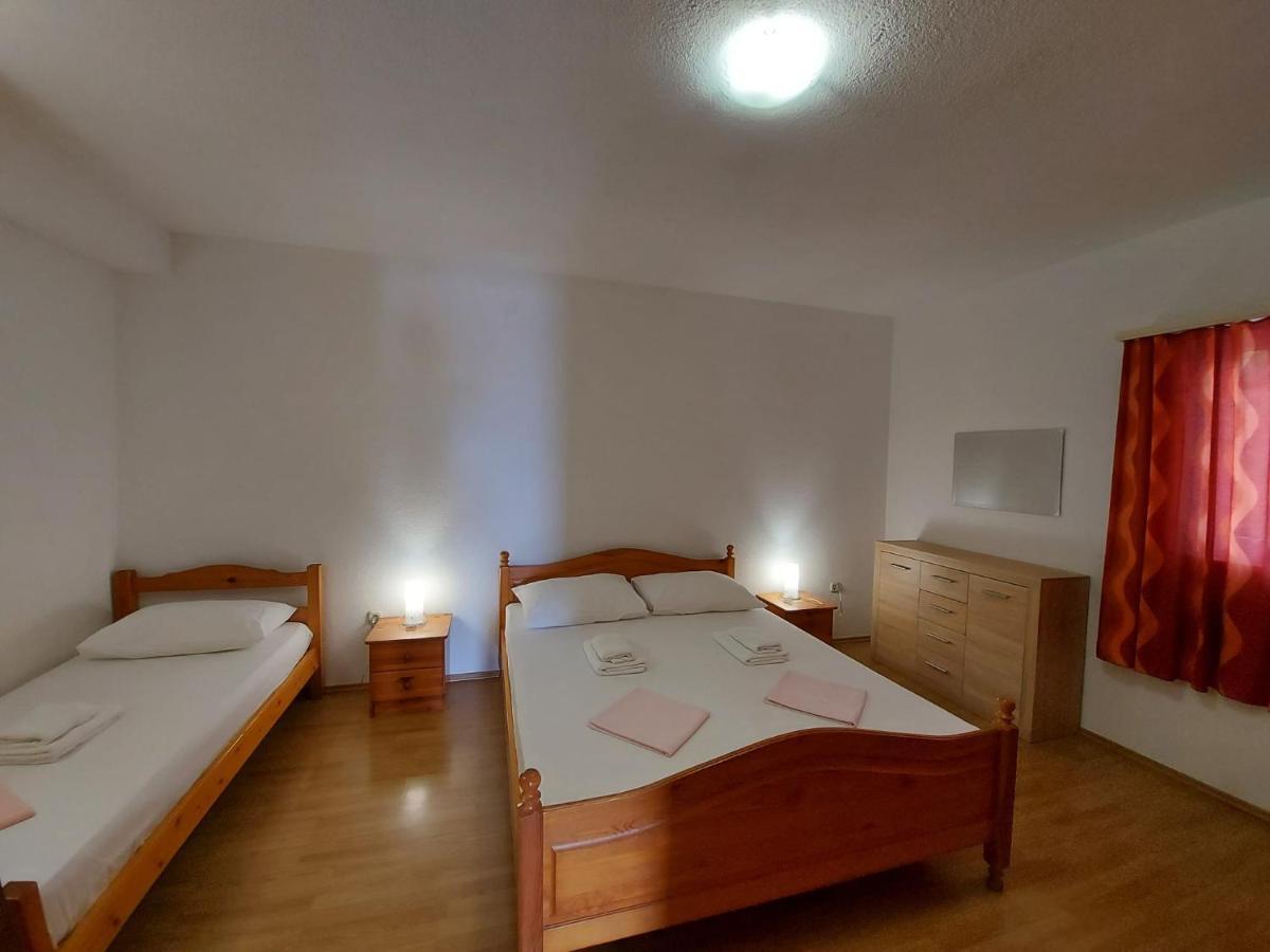 Apartments Gojevic 볼 외부 사진