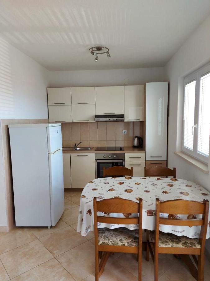 Apartments Gojevic 볼 외부 사진
