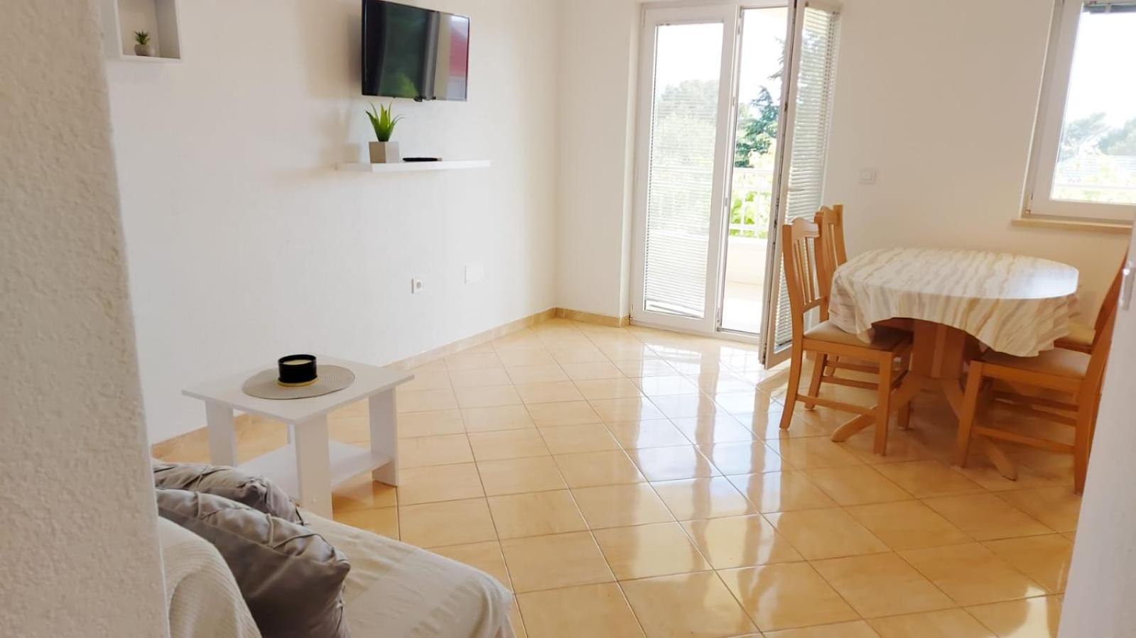 Apartments Gojevic 볼 객실 사진