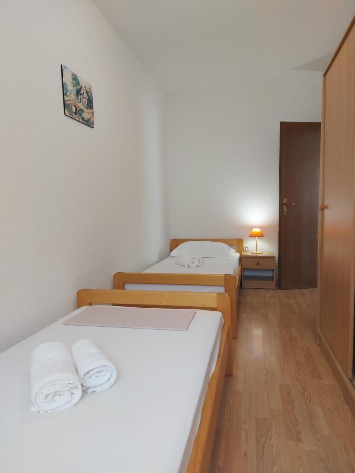 Apartments Gojevic 볼 외부 사진