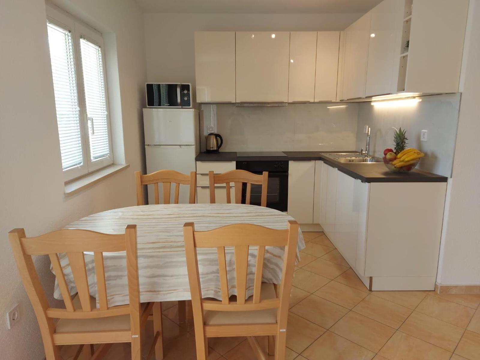 Apartments Gojevic 볼 외부 사진